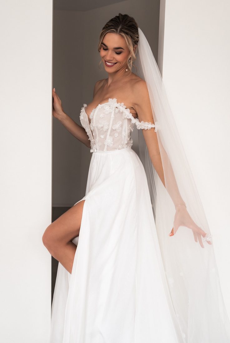 Fan Xia Design Hailey Hazel Chiffon – leichtes Sommer-Brautkleid bei White Silhouette München