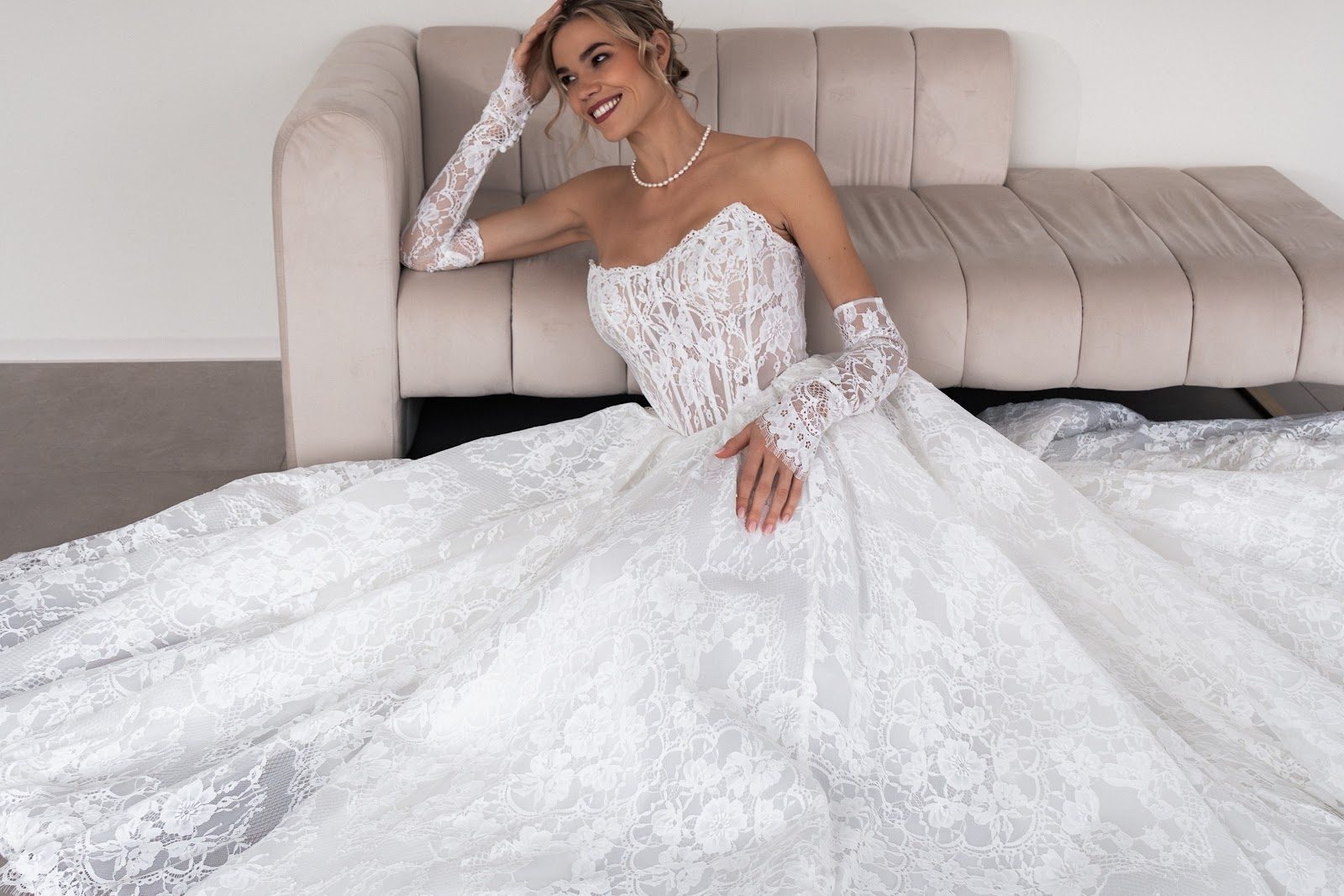 Was ein Brautkleid wirklich kostet – alle Preise bei White Silhouette München