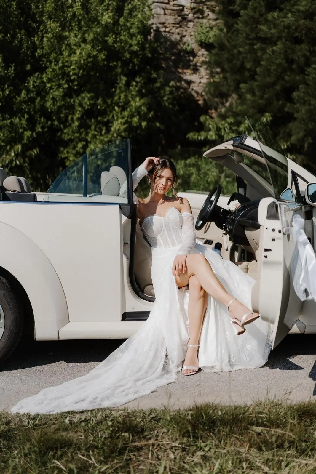 Jasmin in ihrem Brautkleid Mary Lace